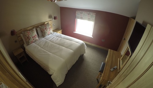 Double or Twin Room, Private Bathroom (Moel Famau)