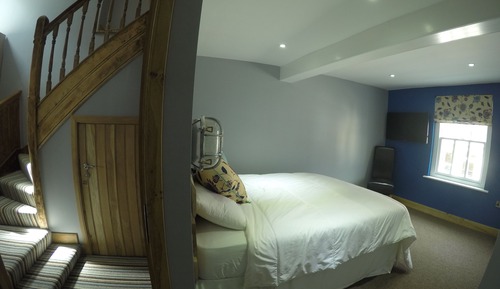 Double or Twin Room, Shared Bathroom (Moel Findeg)