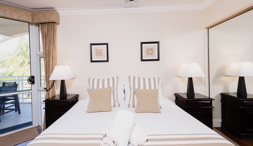 Luxury Apartment, 2 Bedrooms, Ocean View, Beachfront