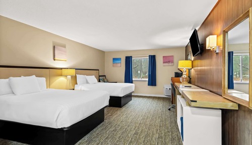 Standard Room, 2 Queen Beds, Non Smoking