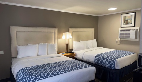 Standard Room, 2 Queen Beds, Non Smoking