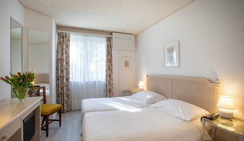 Basic Double Room, 2 Twin Beds, Non Smoking