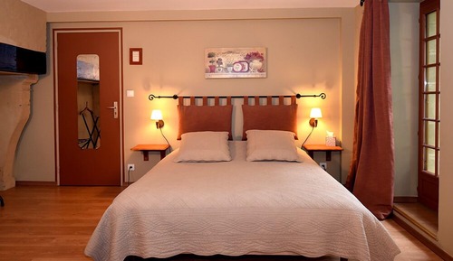 Standard Double Room (Caramel)