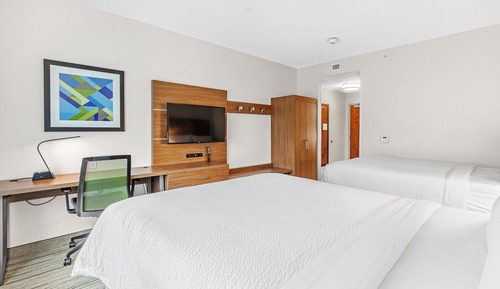 Standard Room, 2 Queen Beds, Mobility Accessible (Accessible Tub)