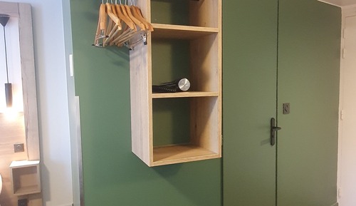 Family Room, Multiple Beds, Non Smoking (Shower Only)