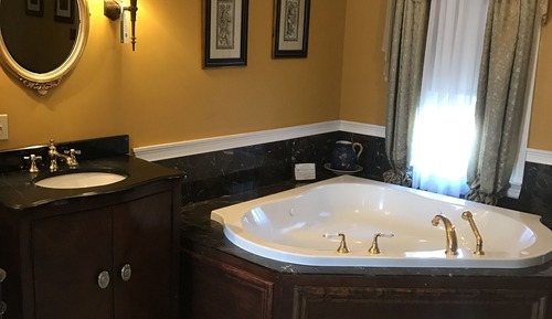 Luxury Room, 1 King Bed, Non Smoking, Jetted Tub