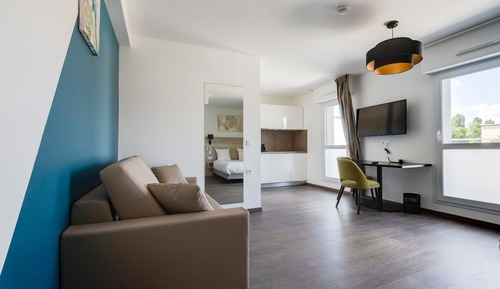 Executive Studio, 1 Queen Bed with Sofa bed, Terrace