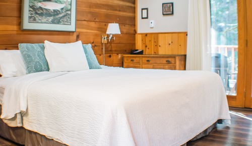 Standard Cabin, 1 King Bed, Balcony, River View