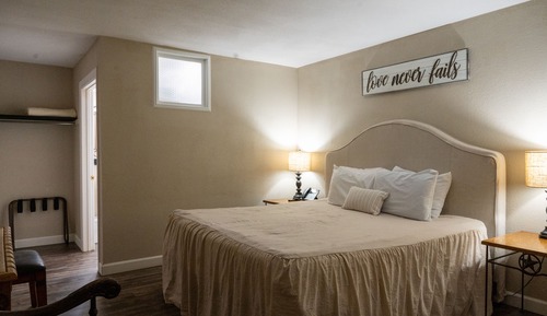 Suite, 1 King Bed, Non Smoking