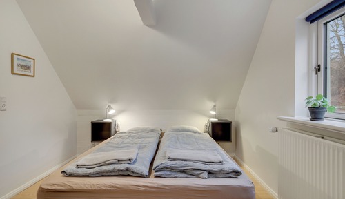 Family Apartment, Multiple Beds (25D)