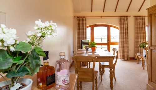 Suite, Ensuite (with Kitchenette)