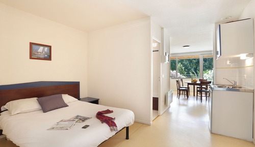 Studio with sleeping area for 6 people