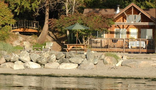 Deluxe Cabin, 2 Bedrooms, Non Smoking, Beach View (No Pets)