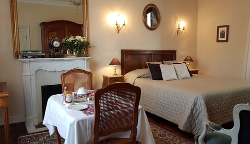 Double Room (Frederic Chopin)