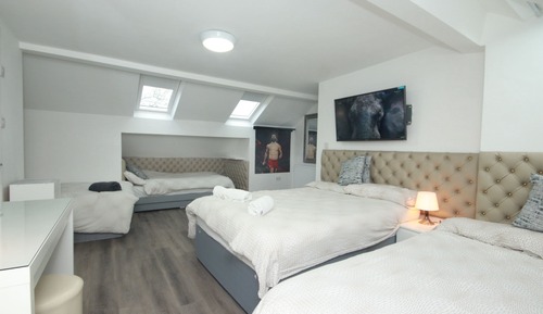 Room, Multiple Beds, Ensuite
