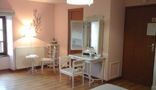 Family Room, Non Smoking, Private Bathroom (Romantique)