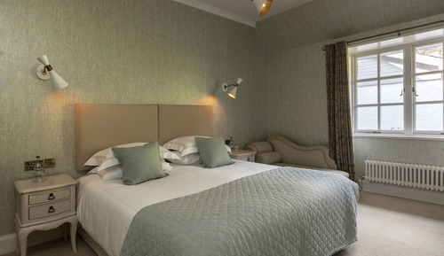 Classic Room, Hill View