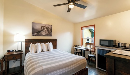 Superior Studio, 1 Queen Bed, Non Smoking, River View