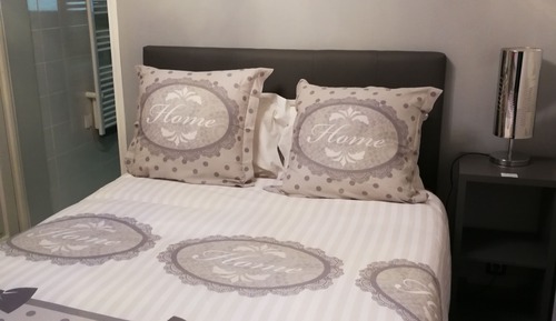 Double Room, Park View (Grise)