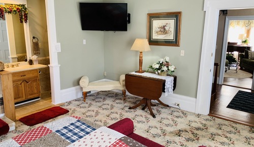 Love - Main floor bedroom
