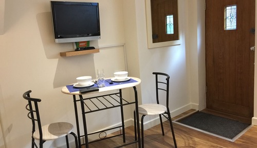 Standard Studio, Ensuite