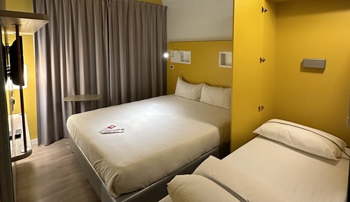 Triple Room, Multiple Beds