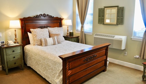 Junior Single Room, 1 Queen Bed, Non Smoking, Jetted Tub