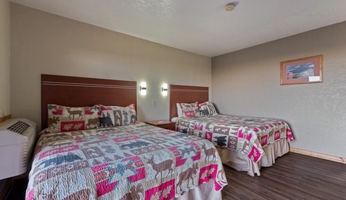 Quadruple Room, Ensuite (2 Queen Beds)