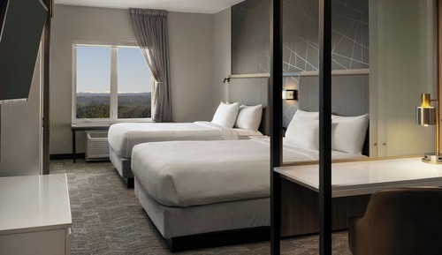 Suite, 2 Queen Beds, Mountain View