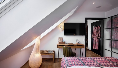 Family Room, 2 Queen Beds, Non Smoking, Housekeeping (Ski)