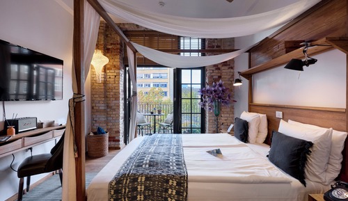 Double Room, 1 Queen Bed, Balcony, Courtyard Area