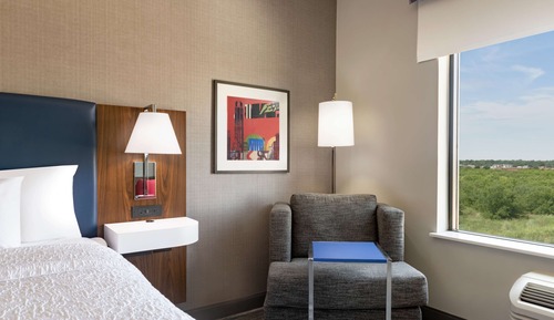 Room, 1 King Bed, Accessible (Mobility/Hearing, Roll In Shower)
