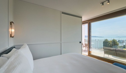 Panoramic Studio Suite, 2 Bedrooms, Lake View