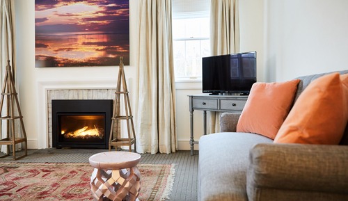 Deluxe Room, 1 King Bed, Fireplace