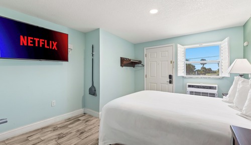 Premium King Bed, Pet Friendly, Near Beach