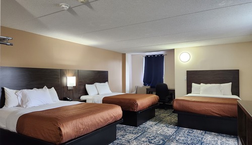 Standard Room, Multiple Beds, Private Bathroom