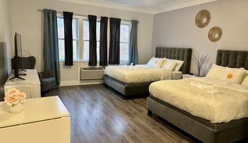 Comfort Room, 2 Queen Beds, Non Smoking, Refrigerator & Microwave