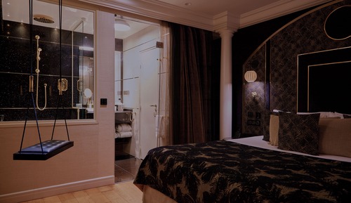 Luxury Room Midnight Bath