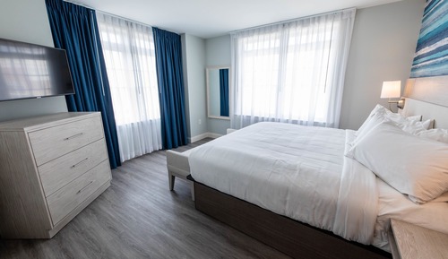 Corner Two Bedroom Bunk Suite