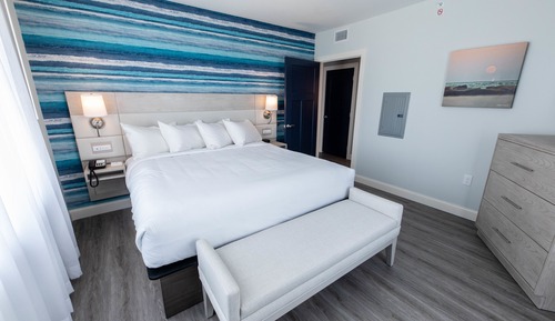 One-Bedroom King Suite