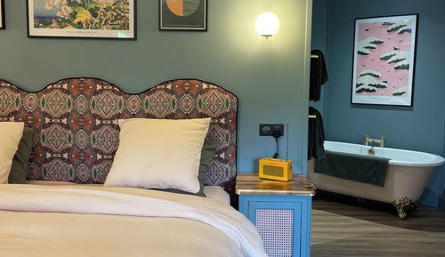 Luxury Double Room (Le Paon)