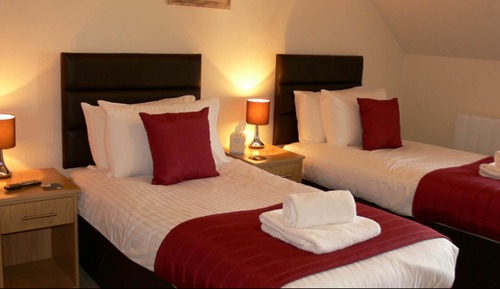 Twin Room (2nd Floor)