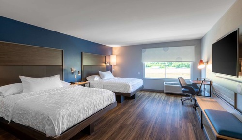 Room, 2 Queen Beds, Accessible (Roll-In Shower)
