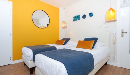 Large Double or Twin Room