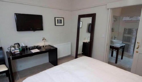 Deluxe Double Room, 1 Queen Bed, Accessible (Kilchurn Castle)