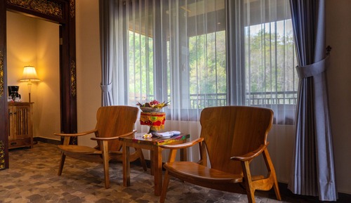 Horse Villa, Hill Landscape