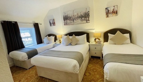 Deluxe Triple Room, Multiple Beds, Non Smoking, Mountain View