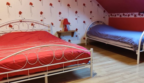 Romantic Double Room (Coquelicot)
