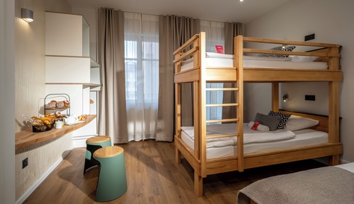 Basic Triple Room, Accessible