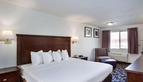 Standard Room, 1 King Bed, Non Smoking